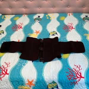 Waist trainer size M brand new